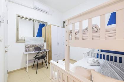Kids' room in a family alternative-housing apartment in Haifa